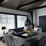 Porthos Ski-in With Private Hot Tub And Sauna In Lapland *
