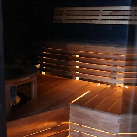 Domek alpejski Porthos Ski-in With Private Hot Tub And Sauna In Lapland *