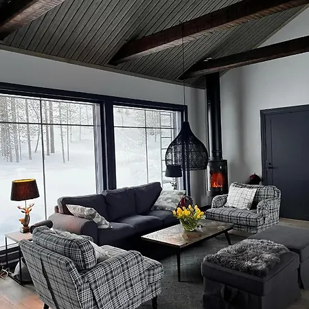 Porthos Ski-in With Private Hot Tub And Sauna In Lapland *