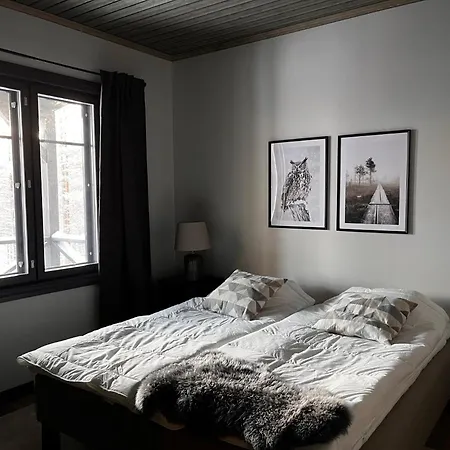 Domek alpejski Porthos Ski-in With Private Hot Tub And Sauna In Lapland