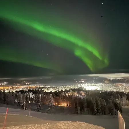 Porthos Ski-in With Private Hot Tub And Sauna In Lapland Pyhätunturi