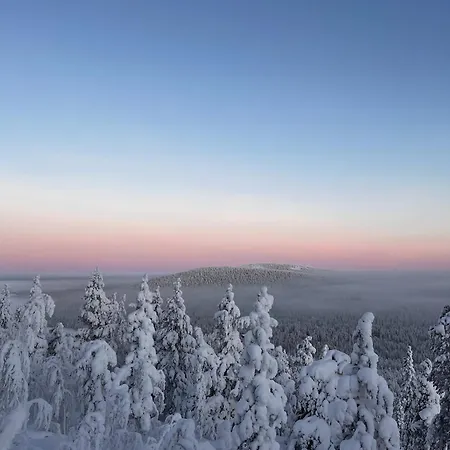 Domek alpejski Porthos Ski-in With Private Hot Tub And Sauna In Lapland