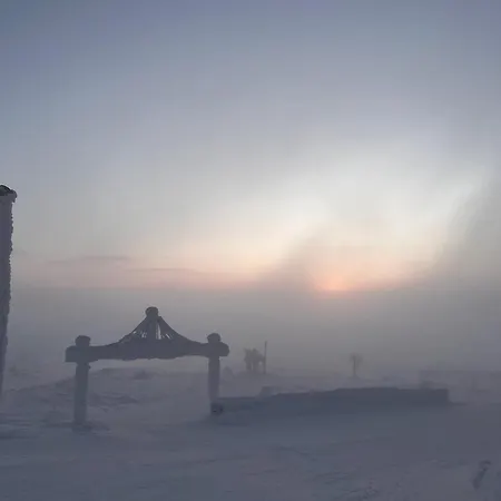 Porthos Ski-in With Private Hot Tub And Sauna In Lapland Chalet